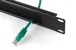 1U Панель-заглушка с щёткой ― Beloteks Latvia SIA